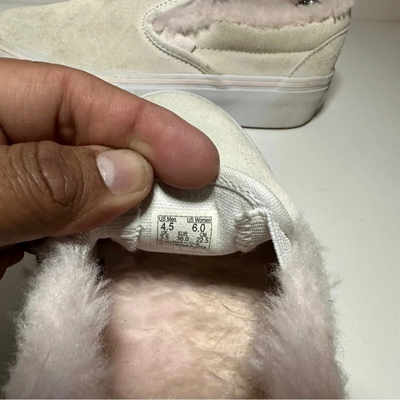 Vans classic faux fur slip on platform shoes loght pink white womens size 6 - Picture 9 of 9
